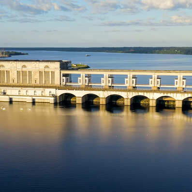¿Deben los concesionarios de agua satisfacer el canon hidroeléctrico?